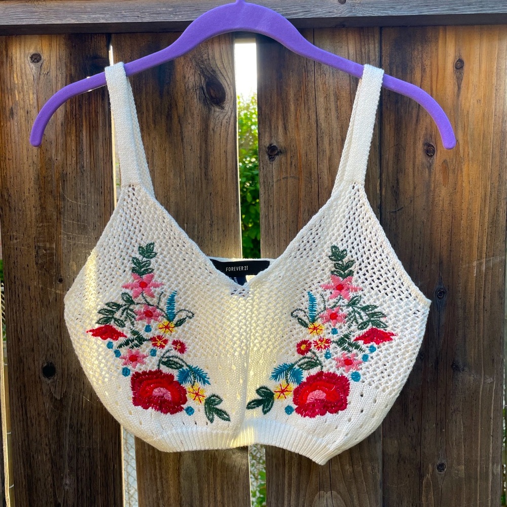Cropped crochet tank 🌸
